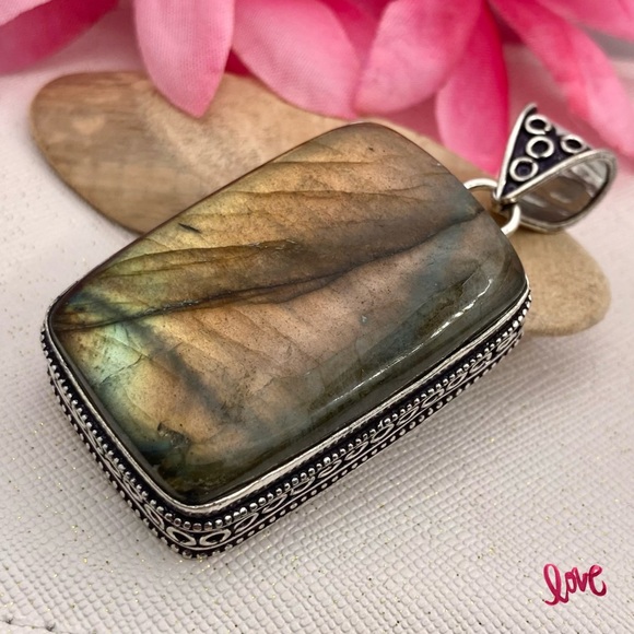 Chunky Labradorite Gemstone Handmade Pendant - Picture 3 of 7